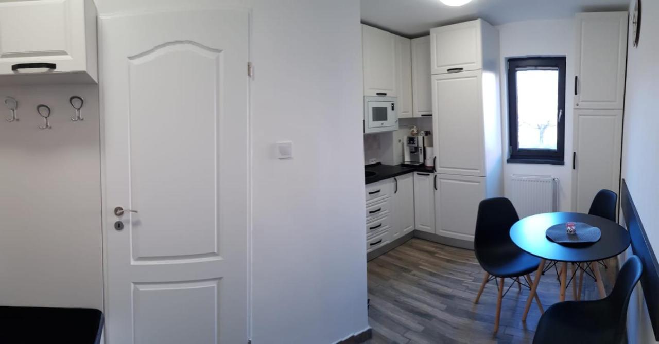 Savas Studio בראשוב מראה חיצוני תמונה